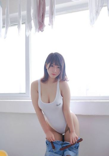 晚上摸老岳下面_超清在线播放观看