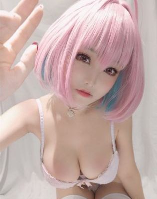 蜜桃臀无码内射一区二区三区_十万网红美女美酱